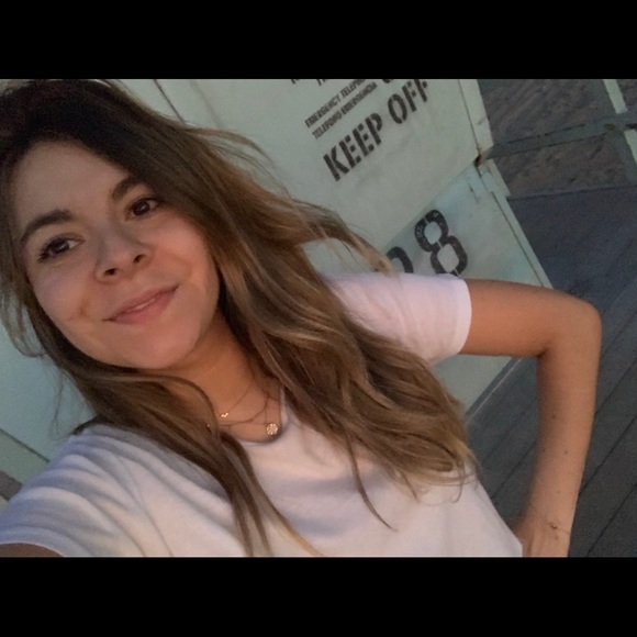 Meet your Posher, Vanessa - Picture 1 of 1